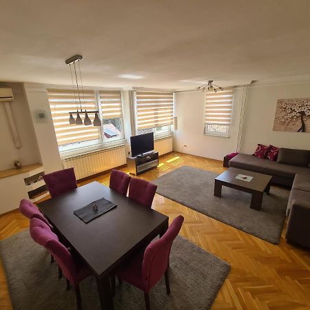 Walnut Apartment - Private Garage Сараево Екстериор снимка