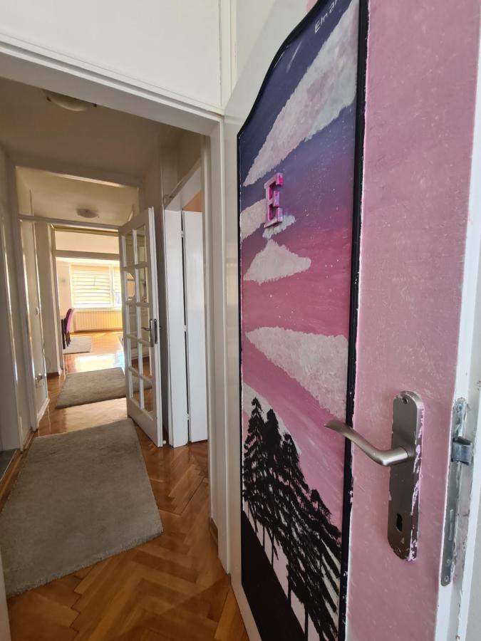 Walnut Apartment - Private Garage Сараево Екстериор снимка