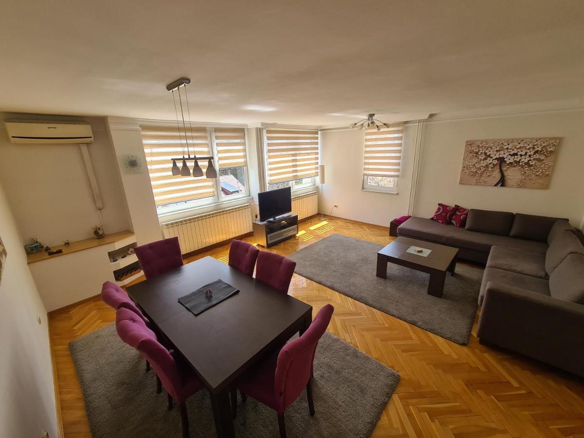 Walnut Apartment - Private Garage Сараево Екстериор снимка