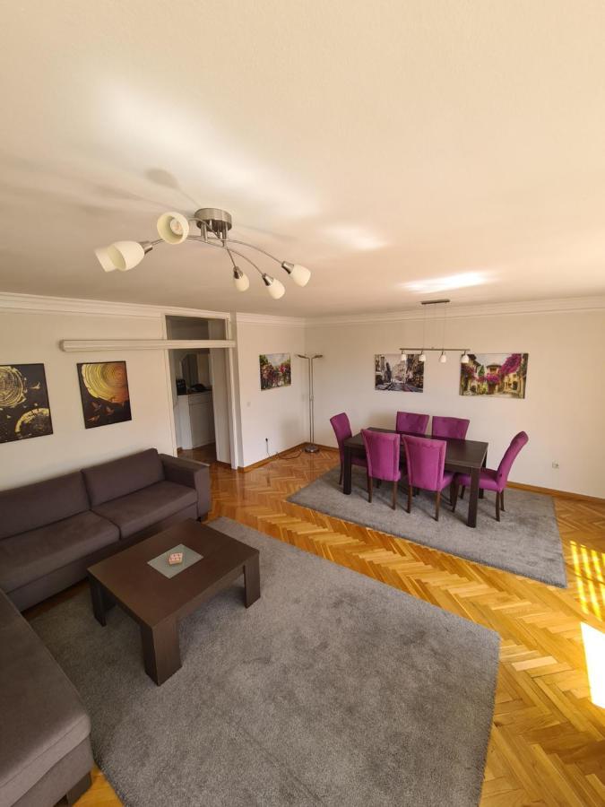 Walnut Apartment - Private Garage Сараево Екстериор снимка
