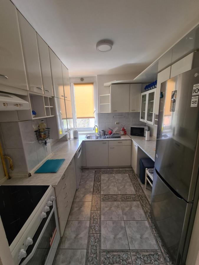 Walnut Apartment - Private Garage Сараево Екстериор снимка