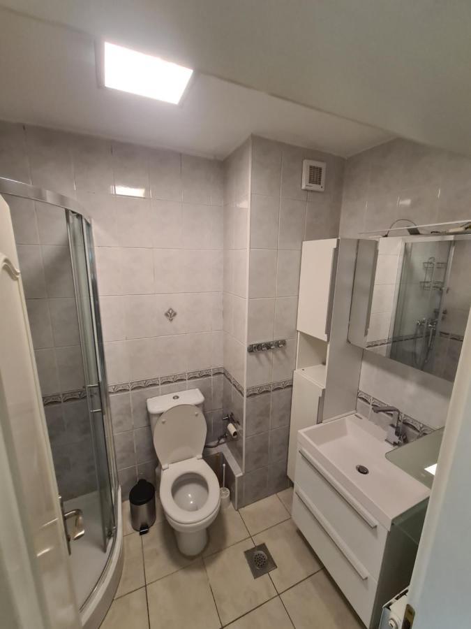 Walnut Apartment - Private Garage Сараево Екстериор снимка