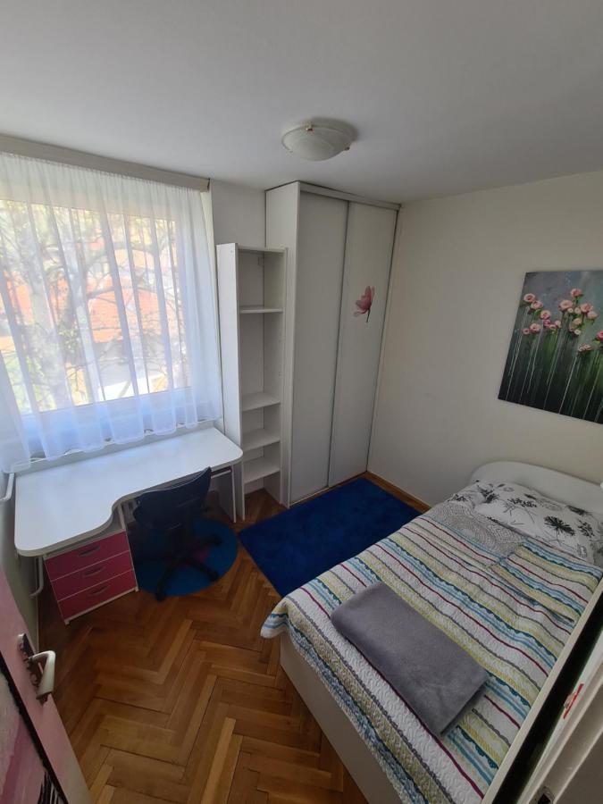 Walnut Apartment - Private Garage Сараево Екстериор снимка