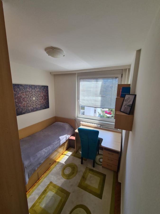 Walnut Apartment - Private Garage Сараево Екстериор снимка